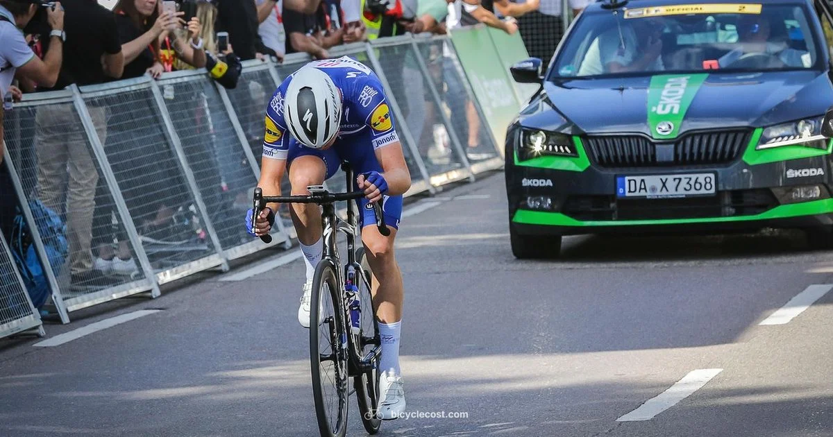 Mens Cycling Jersey Guide - BicycleCost