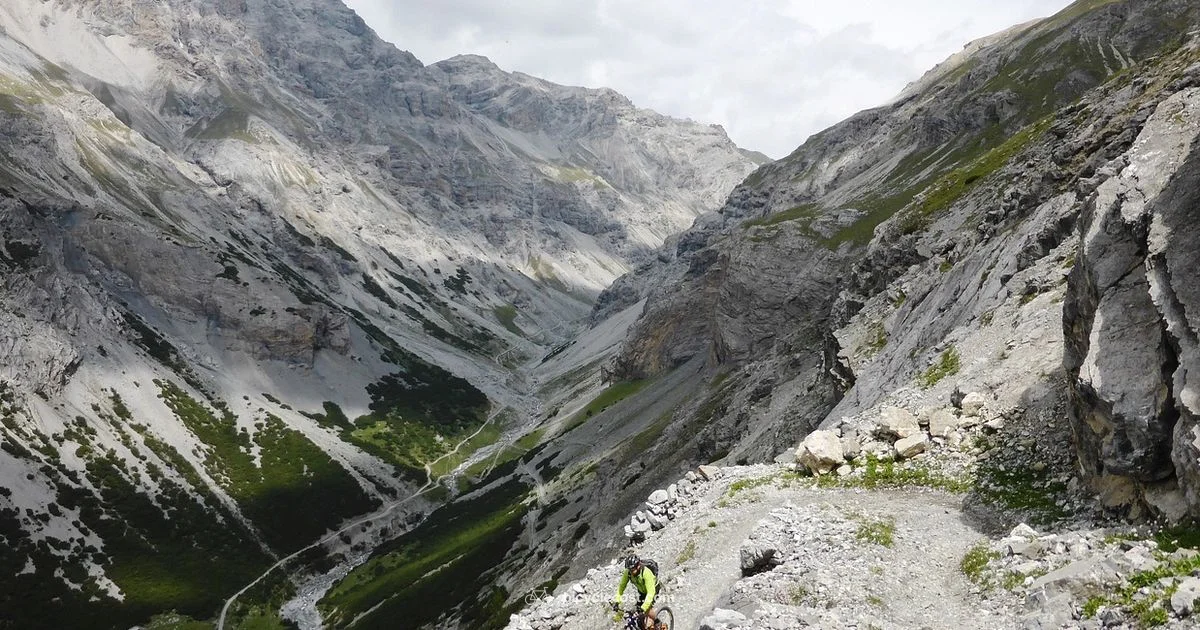 Best Mountain Bikes 2026 - BicycleCost